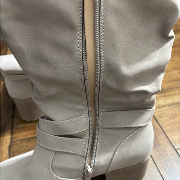 Maurice’s boots - Picture 5 of 6